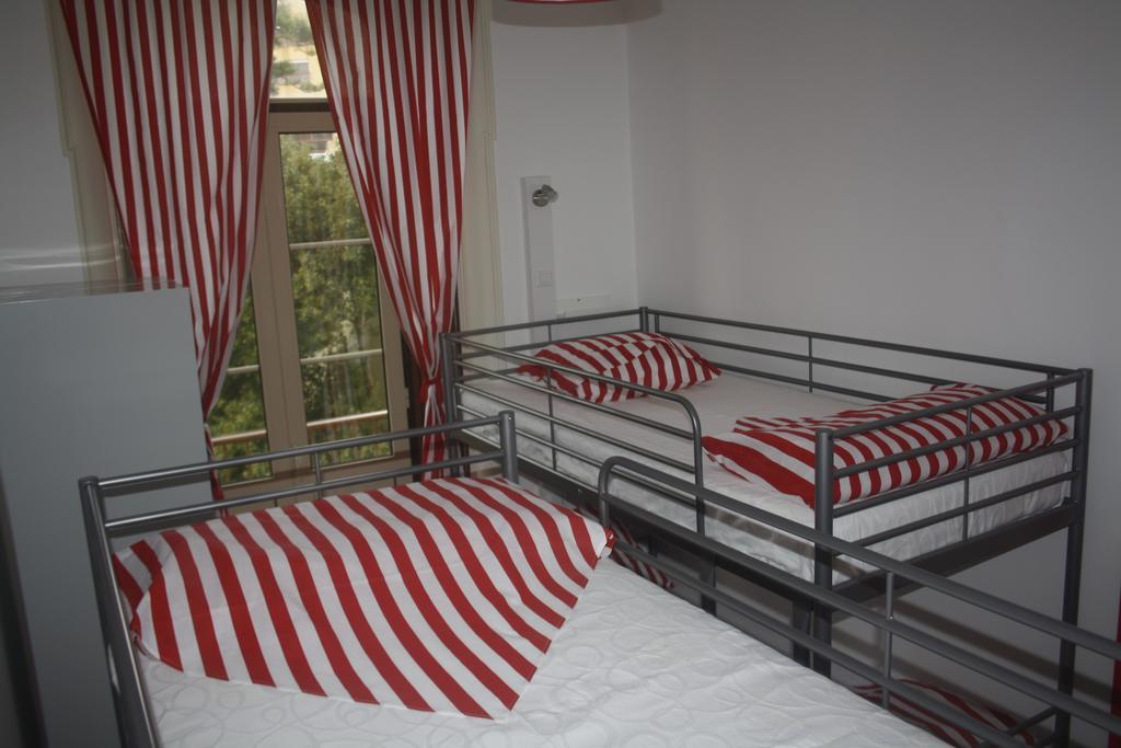 פיגואיירה דה פוז Hostel 402 חדר תמונה